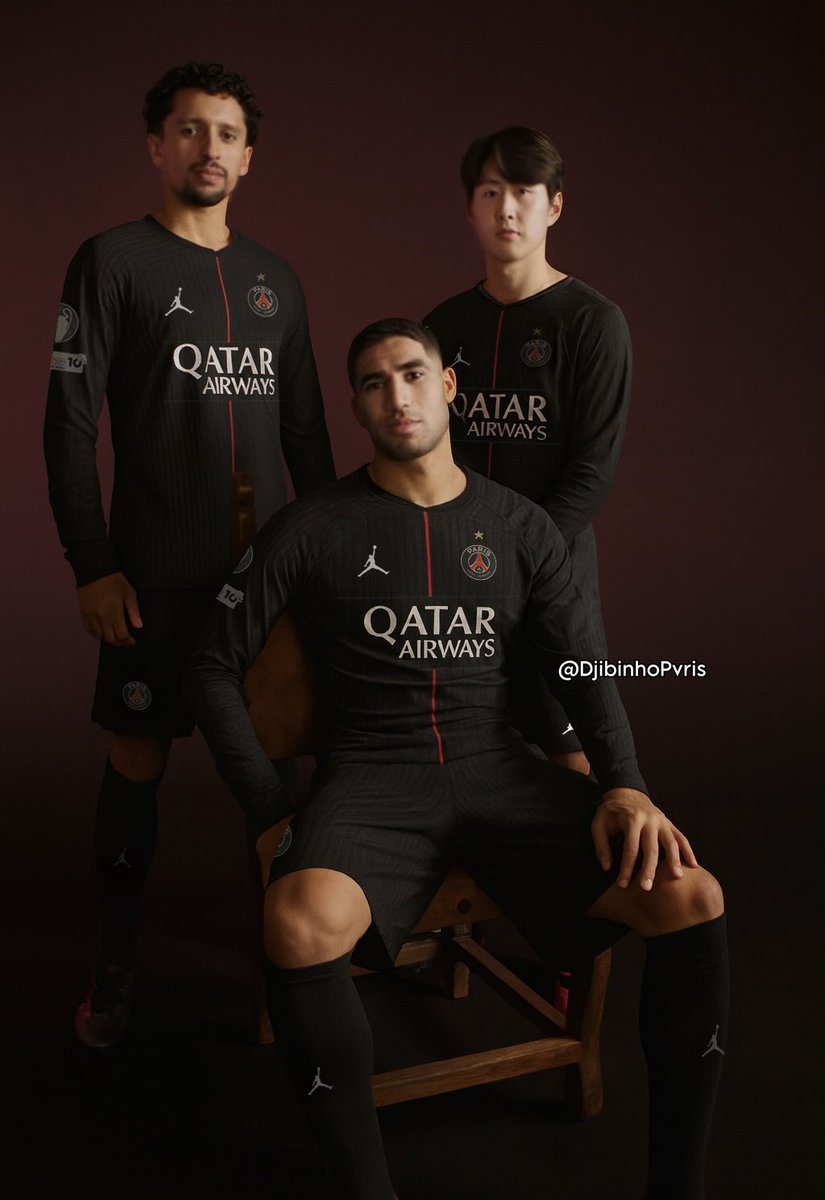 DjibinhoPvris_'s tweet image. Hakimi, Marquinhos et Lee Kang-in avec le maillot fourth, le run Jordan x PSG depuis 2018 c’est tellement un sans faute… 😮‍💨❤️💙