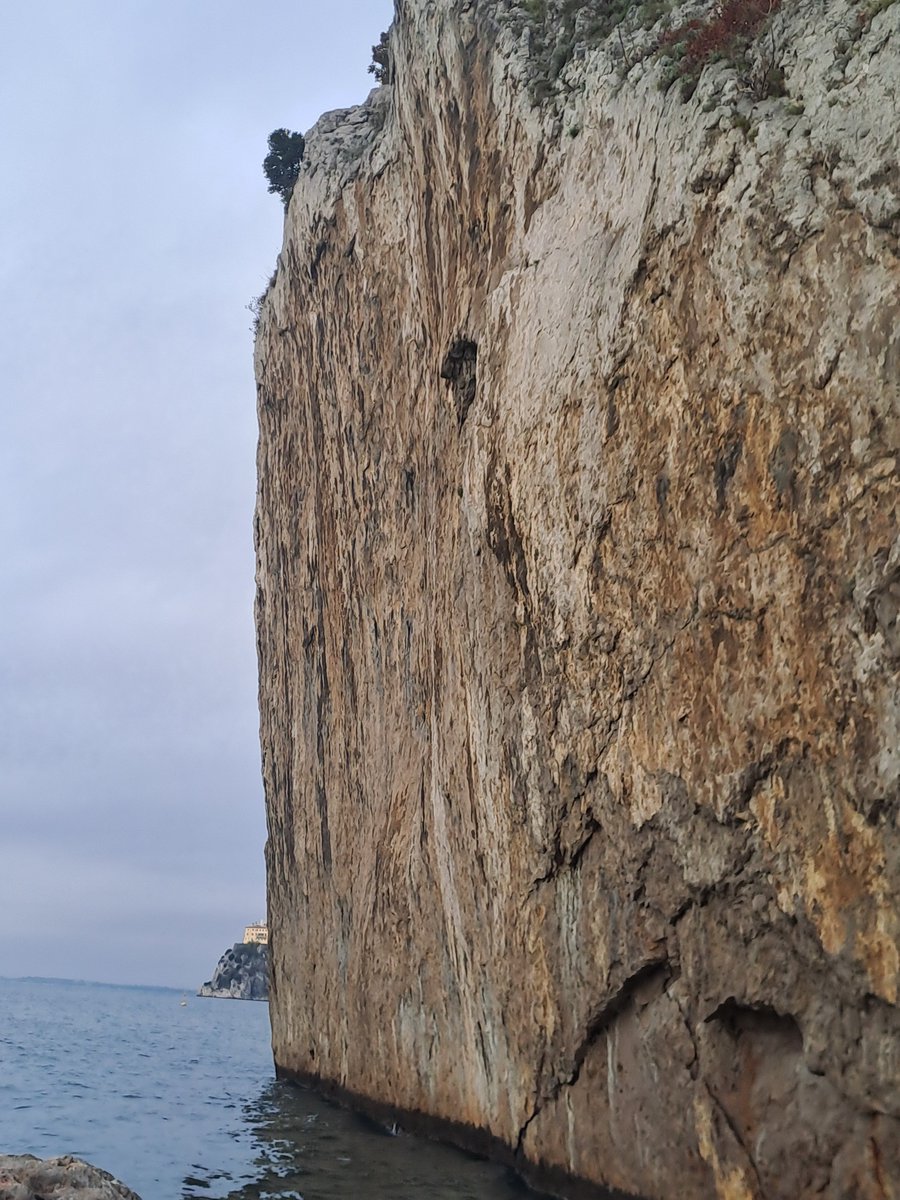bertoli1966's tweet image. Sistiana bay (Trieste) was involved both in WW1 and WW2. From the last war we can still see traces of the Molch submarine base.
In the last picture you can understand that there is a cavern and when I was young we used to dive from there..11 m I think.
 45 years ago...arghhh:-)