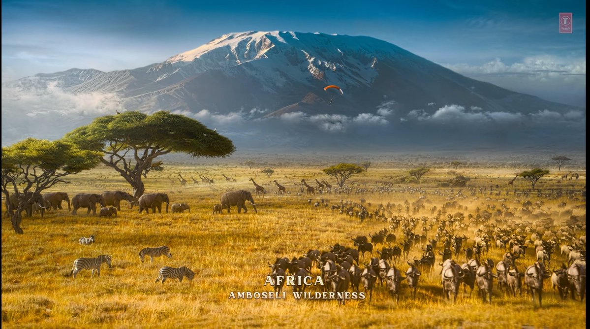 Random_U_2022's tweet image. Only Frame Where i Felt &quot;RAJAMOULI&quot; in Entire 3 Min Visuals...😔

#GlobeTrotter #Varanasi #MaheshBabu #Rajamouli