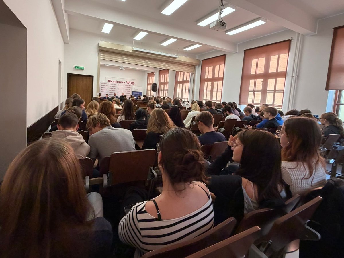 Wczoraj, we współpracy z <a href="/awsbcieszyn/">Akademia WSB Cieszyn</a>, mieliśmy przyjemność zorganizować debatę „Granice i migracje - współczesne wyzwania dla Polski i Europy“ 🌍.

Dziękujemy prelegentom, jak i wszystkim obecnym za to ciekawe spotkanie.