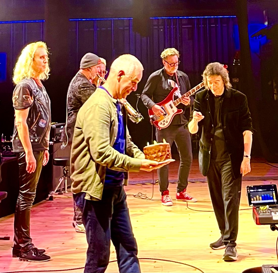 Another exciting show last night at the Orpheum, LA and fun to celebrate Roger King’s birthday too!