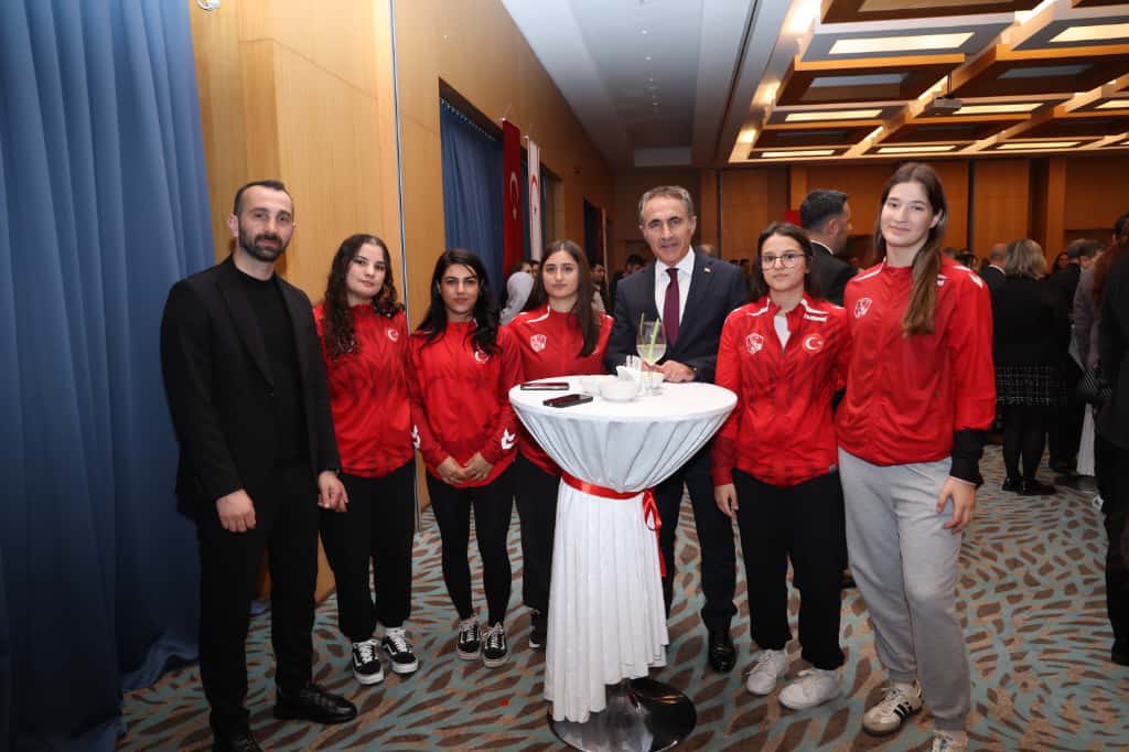 Kuzey Kıbrıs Türk Cumhuriyeti’nin 42. Kuruluş Yıldönümü Cumhuriyet Resepsiyonu gerçekleştirildi.