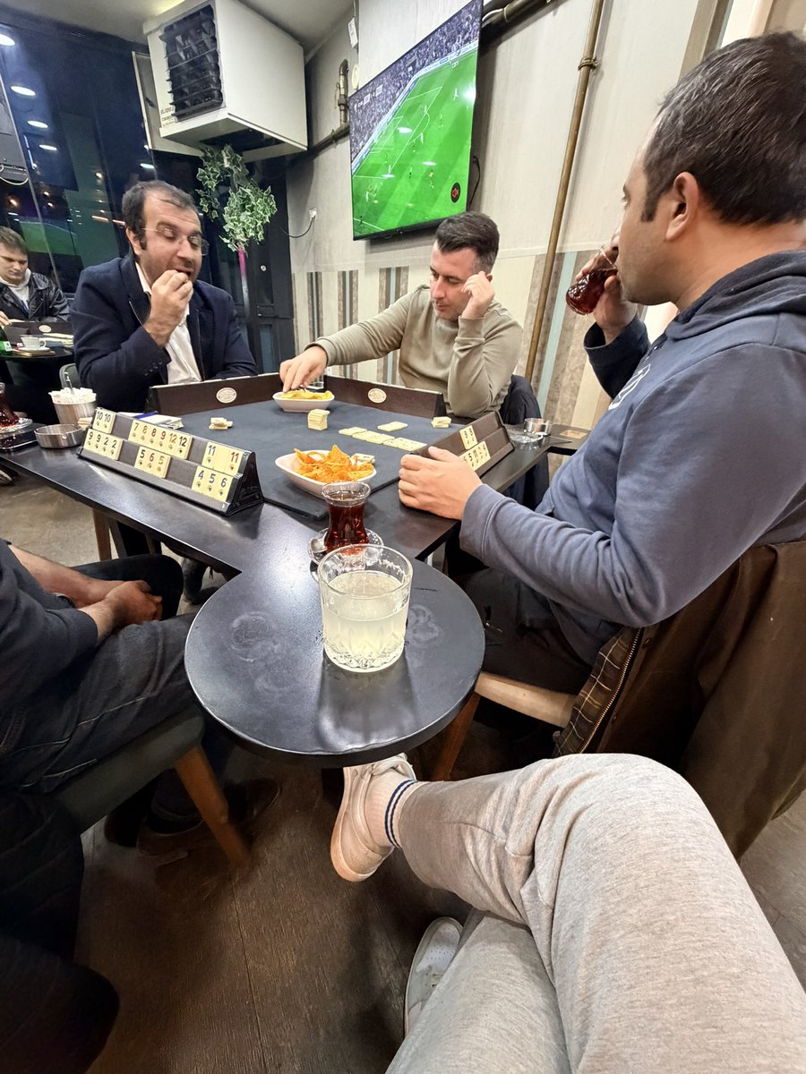 cumartesi akşamı dışarı çıkalım dersek