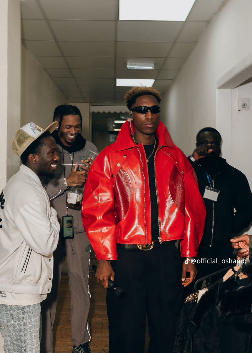 Lifewithblac's tweet image. One thing about oSHAMO.....the guy no dey miss. 

Whether it’s Fuji, amapiano or pure vibes, he always delivers something fresh.
2026 go mad fr. 🖤🔥 #TIOs