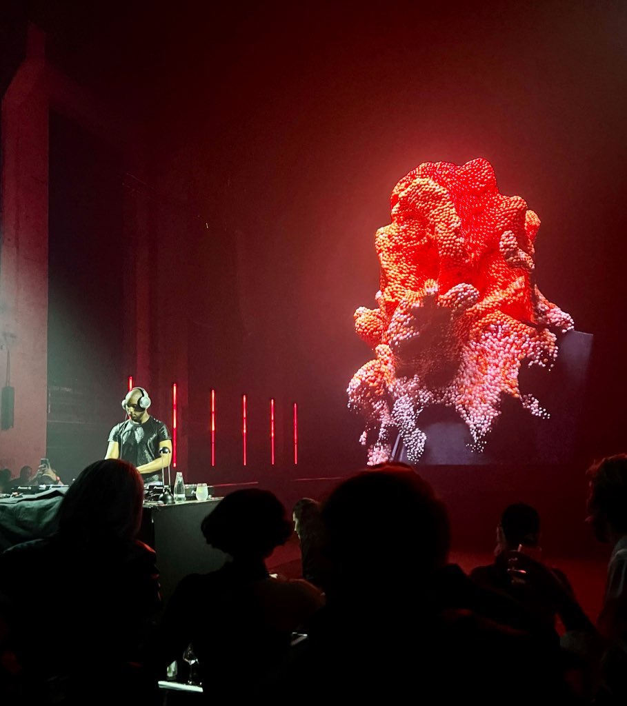 cryptochic tweet media