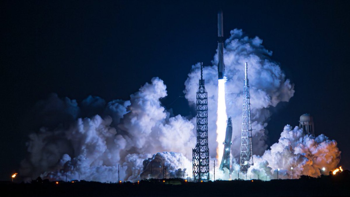 PettitFrontier's tweet image. My favorite photos of New Glenn in flight.