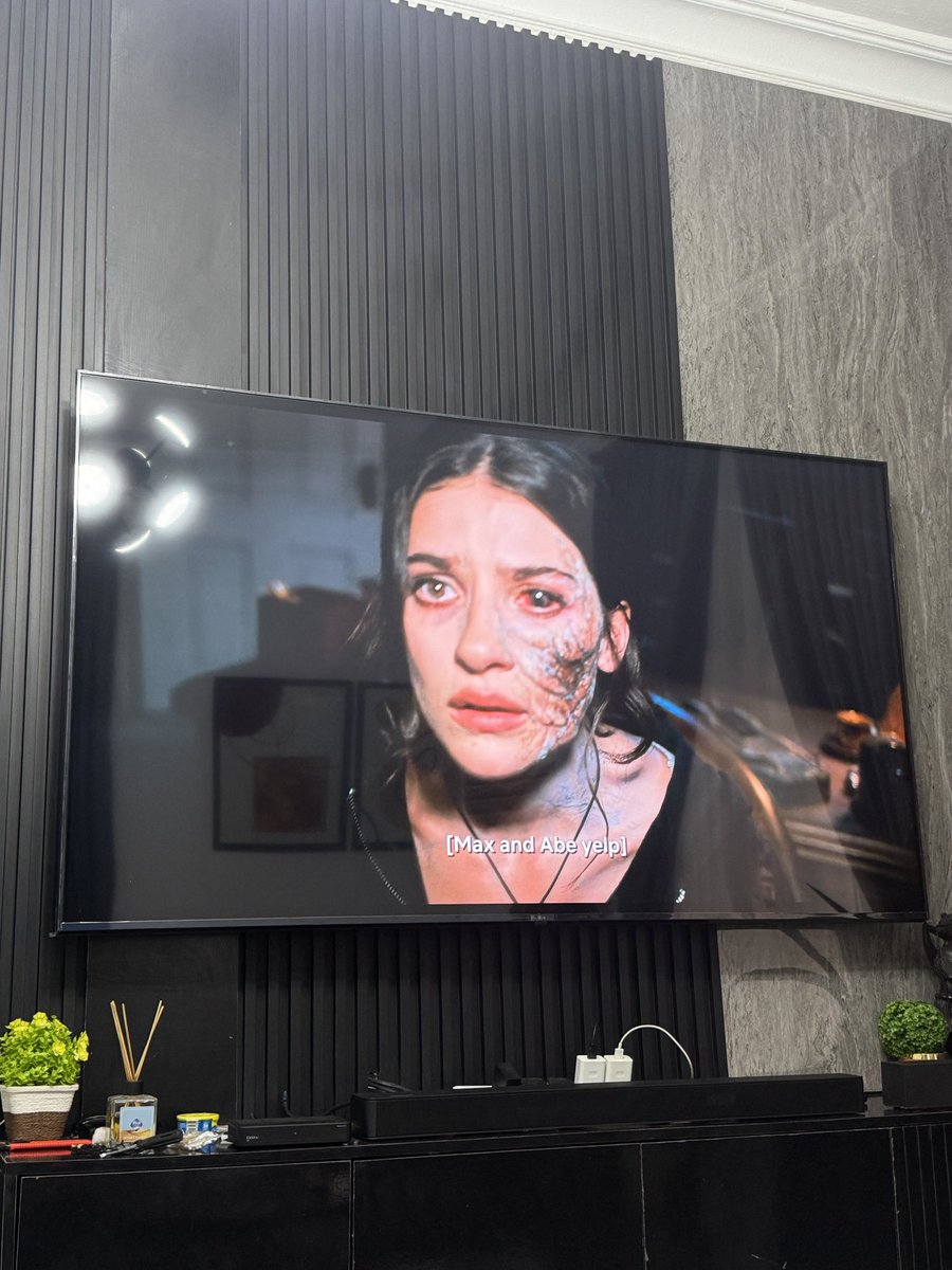 Weekends are for Netflix Horror Movies, but this one is boring says my wife😮

I’m not even understanding, me that can’t even breath well seeing a horror movie 🙄😒
#HorrorMovies