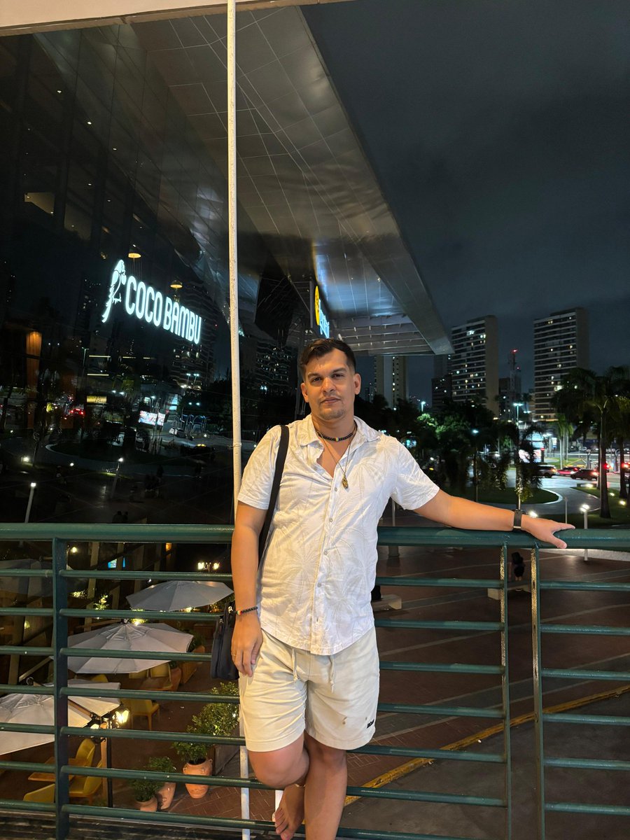 VMFitnes's tweet image. Um pouco de Vitor Morais 
Um Rapaz buscar 
o melhor de mim mesmo  não é fácil mas vou conseguir
Me forma em educação física (tá difícil mas vou conseguir)
Buscando ser eu de verdade
E mas importante ser feliz com eu sou 🏳️‍🌈✨👬😌🎆  ser livre