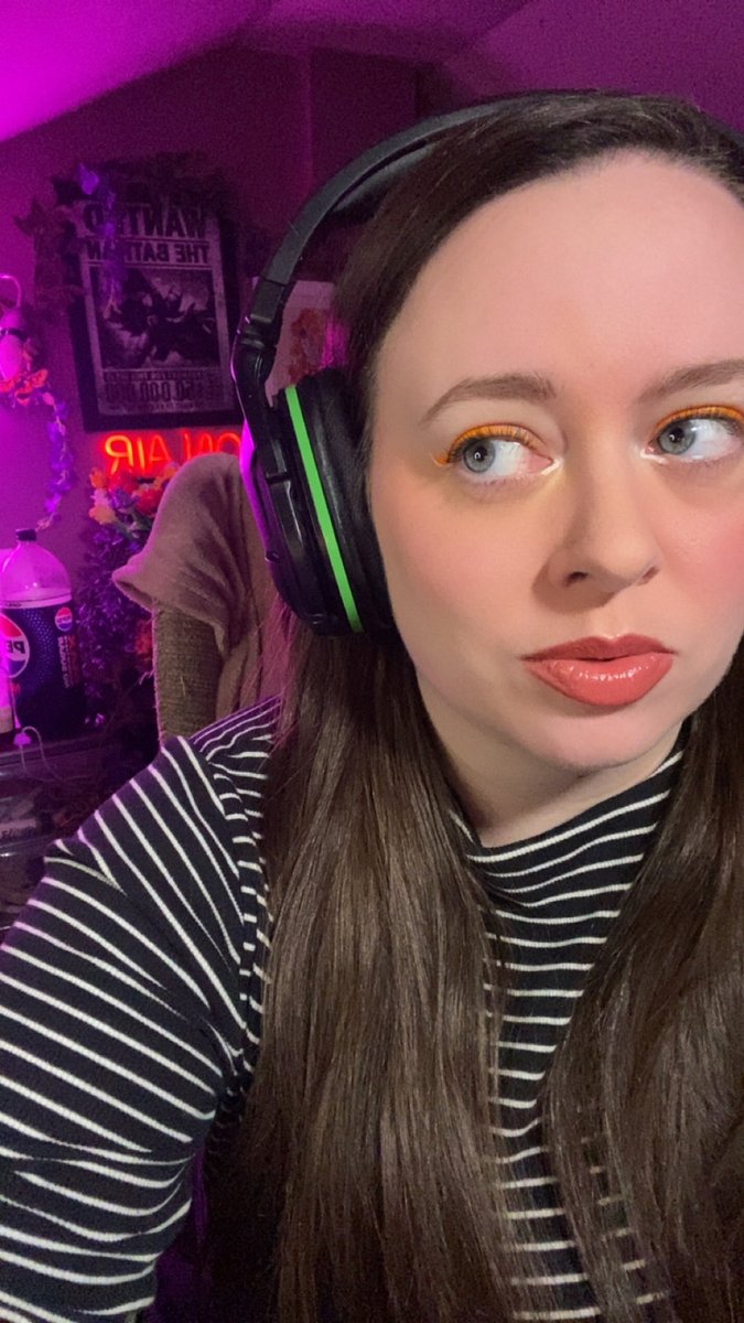 It’s right behind me isn’t it?

Live now with some of The Outlast Trials 💜