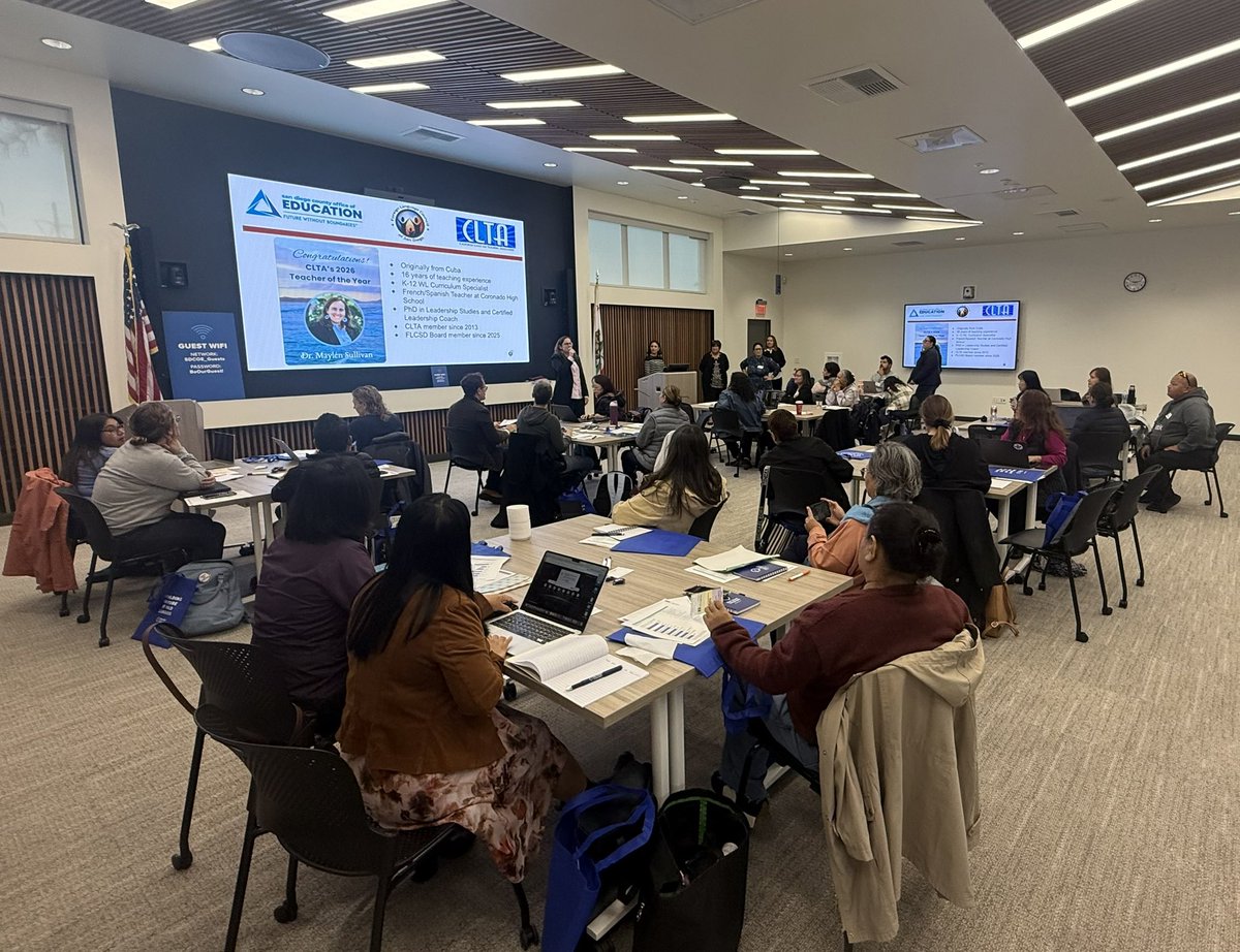 WorldLangSDCOE's tweet image. Leslie Grahn @grahnforlang cracks the code &amp;amp; advocates for #StudentEngagement at our #WorldLanguages Jamboree!Grateful for colleagues who braved the rain to engage in our PL session, deepening #StudentAutonomy &amp;amp; creating a sense of #Belonging. @CLTAtweets