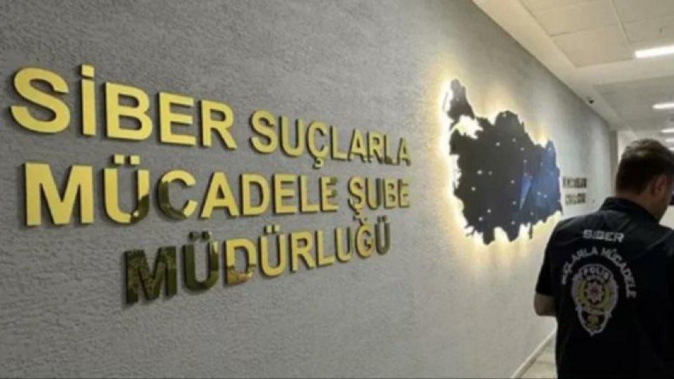 🔴 Kars’ta sosyal medya üzerinden M. Kemal’e yönelik hakaret içerikli paylaşımlar yaptığı iddia edilen 20 hesaba, mahkeme kararıyla erişim engeli getirildi.