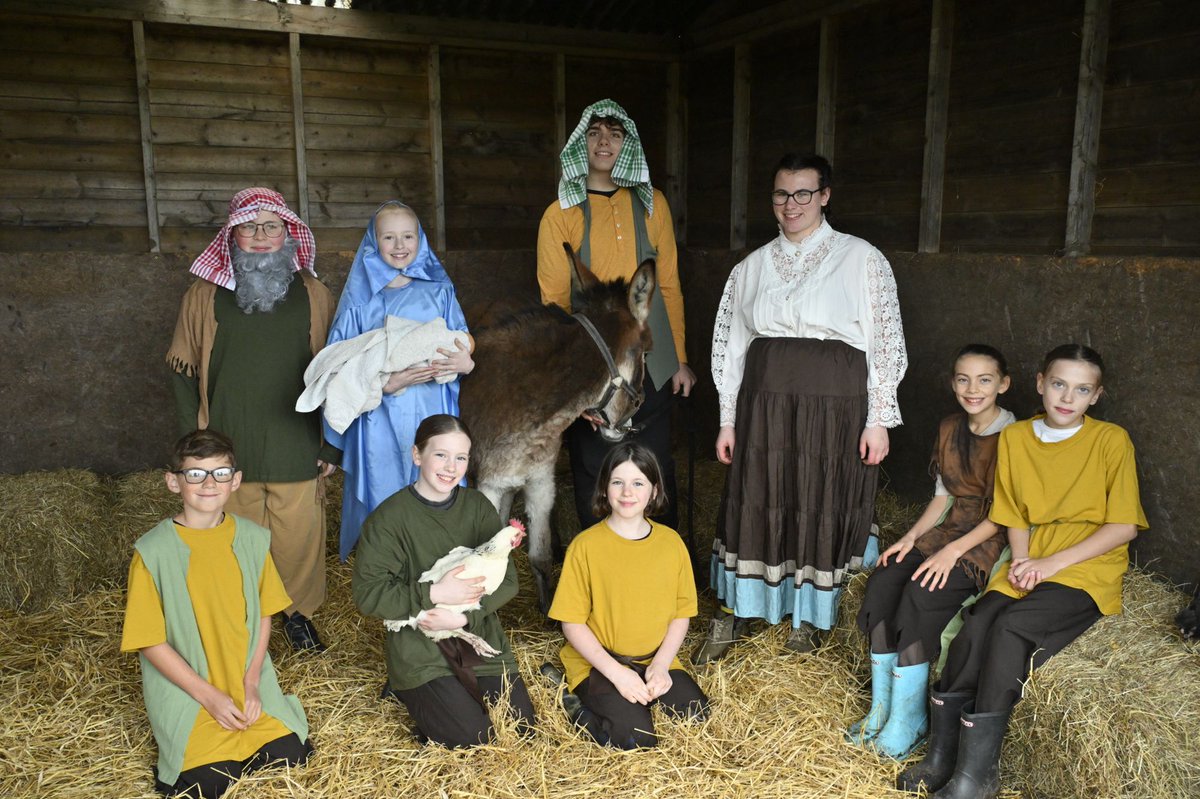 cou_cou_classes's tweet photo. Away in a manger…✝️

Well today was the best day ever! 🫏🐓🐐🐎🐈

📸 Dave Nelson
🎫 https://t.co/okg1ley0fG https://t.co/Sdf50FgWAZ