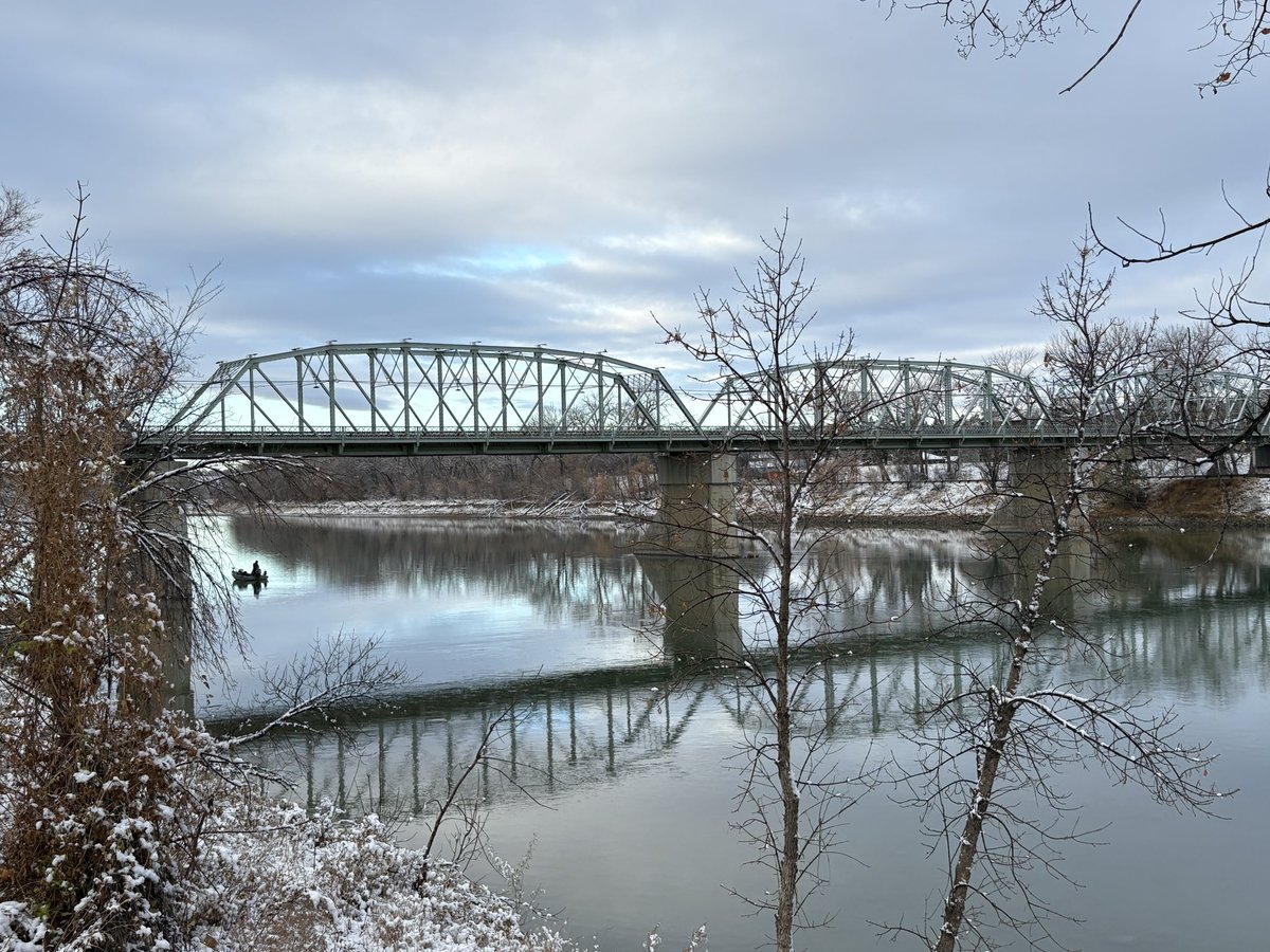 Saturday morning. #sharethetrailmh #autumninalberta #southsaskatchewanriver #MedHat
