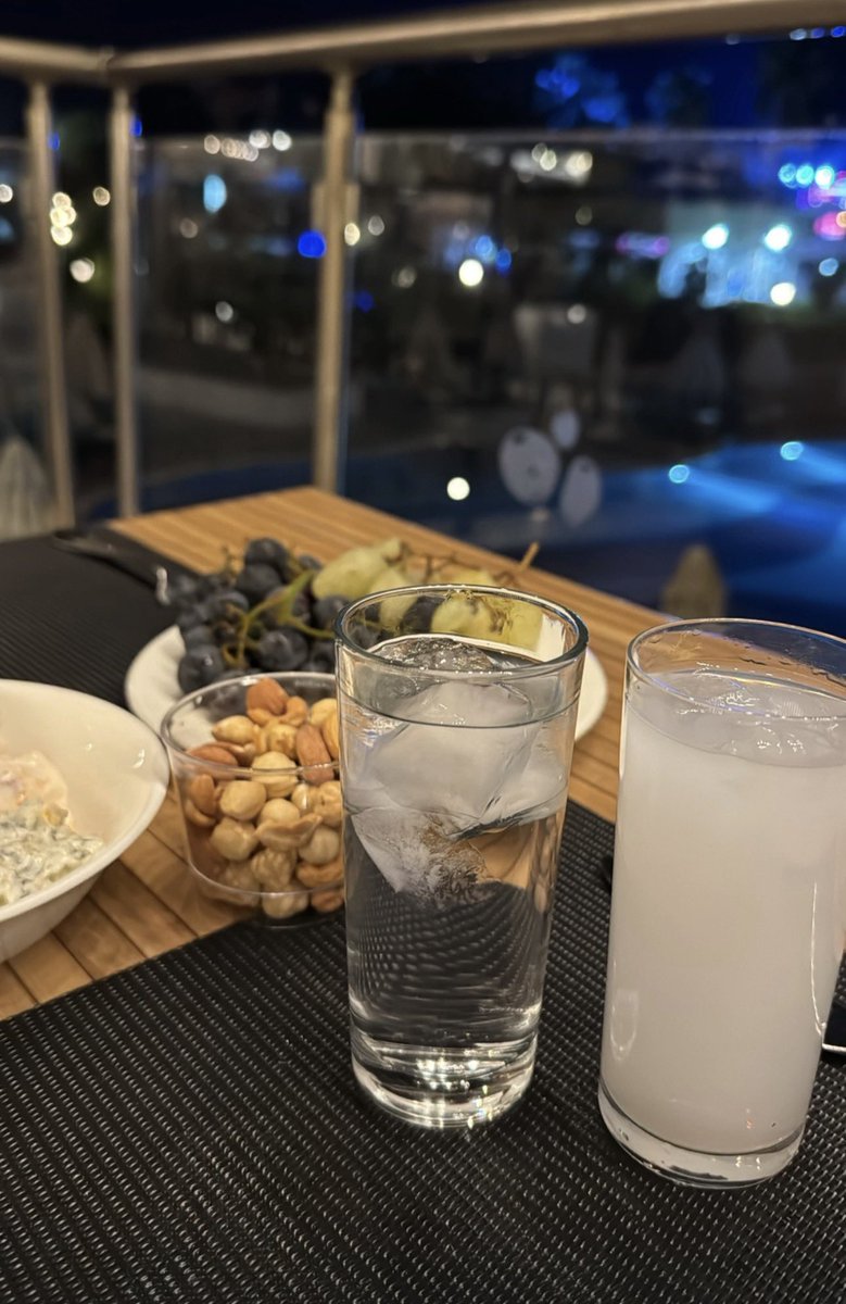 Alakayı kestiğiniz insanlara karşı merakınızı da kesin.

Gönlünüzün geçtiği yerde gözünüzün ne işi var...

#rakıchallange  #cumartesi