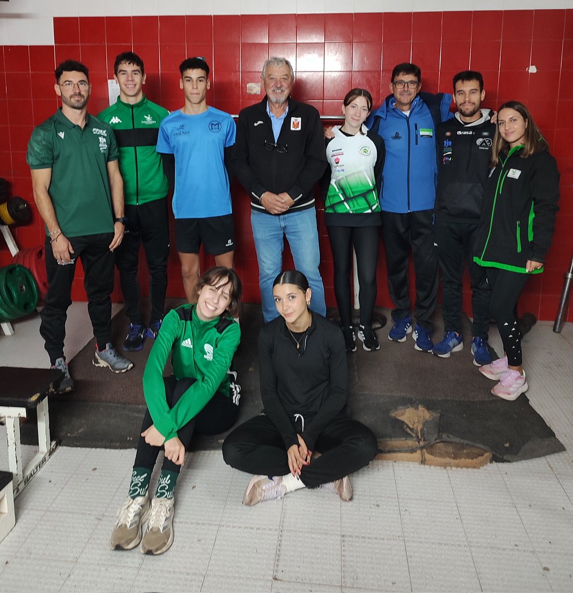 JuliaRivero ha participado,junto a varios saltadores y entrenadores extremeños,en las jornadas de tecnificación del PNTD <a href="/atletismoRFEA/">atletismoRFEA</a> <a href="/FedExtAtletismo/">Fed. Ext. Atletismo</a> coordinadas por <a href="/RaulRS88/">Raúl Romero Segador</a> El técnico invitado,Ramón Torralbo, ha compartido su experiencia y conocimientos con nuestros atletas