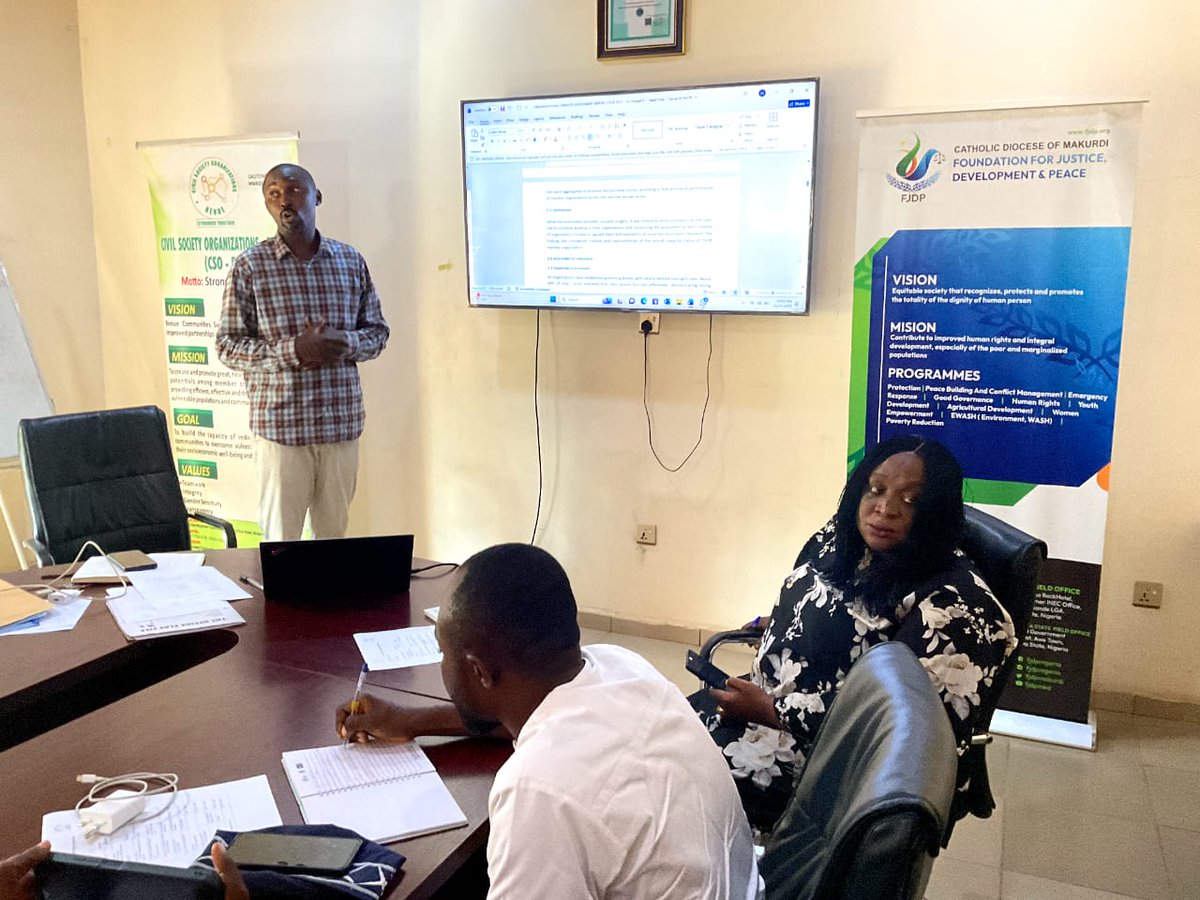 MakeriMoses's tweet photo. Yesterday , I had the privilege of presenting the Assessment/Validation Report, showcasing the progress of 43 civil society and humanitarian organizations at the CSO Benue 4th quarter meeting. Kudos to the teams involved! 

Excited to see the CSO-B December Hangout! 🙌👏 https://t.co/vBjTklCBJa