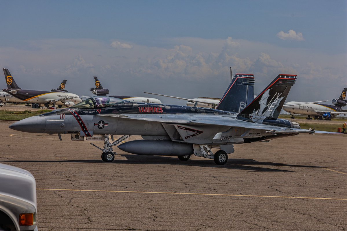 Scalebuilder's tweet image. VX-9 stopping in for fuel back this summer with triple sticks and company 🦇 #vx9vampires #f18 #superhornet
