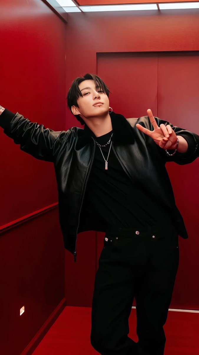 A #taekookau where influencer Taehyung is trying to practice his script with his fans but his boyfriend just can’t seem to stop interrupting.