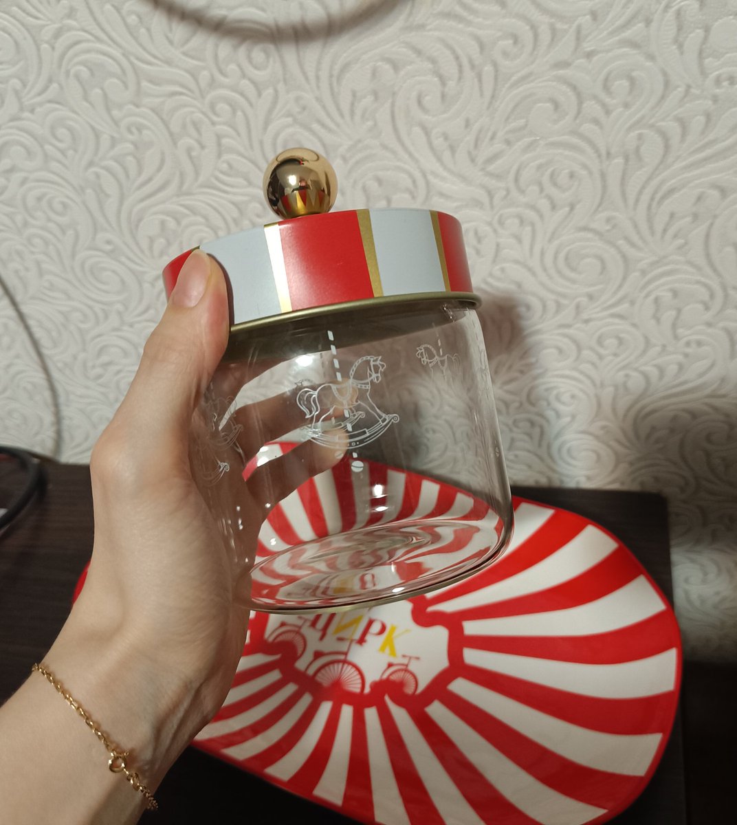 PerekatiP's tweet image. меня муж домой не пустит с этим цирком