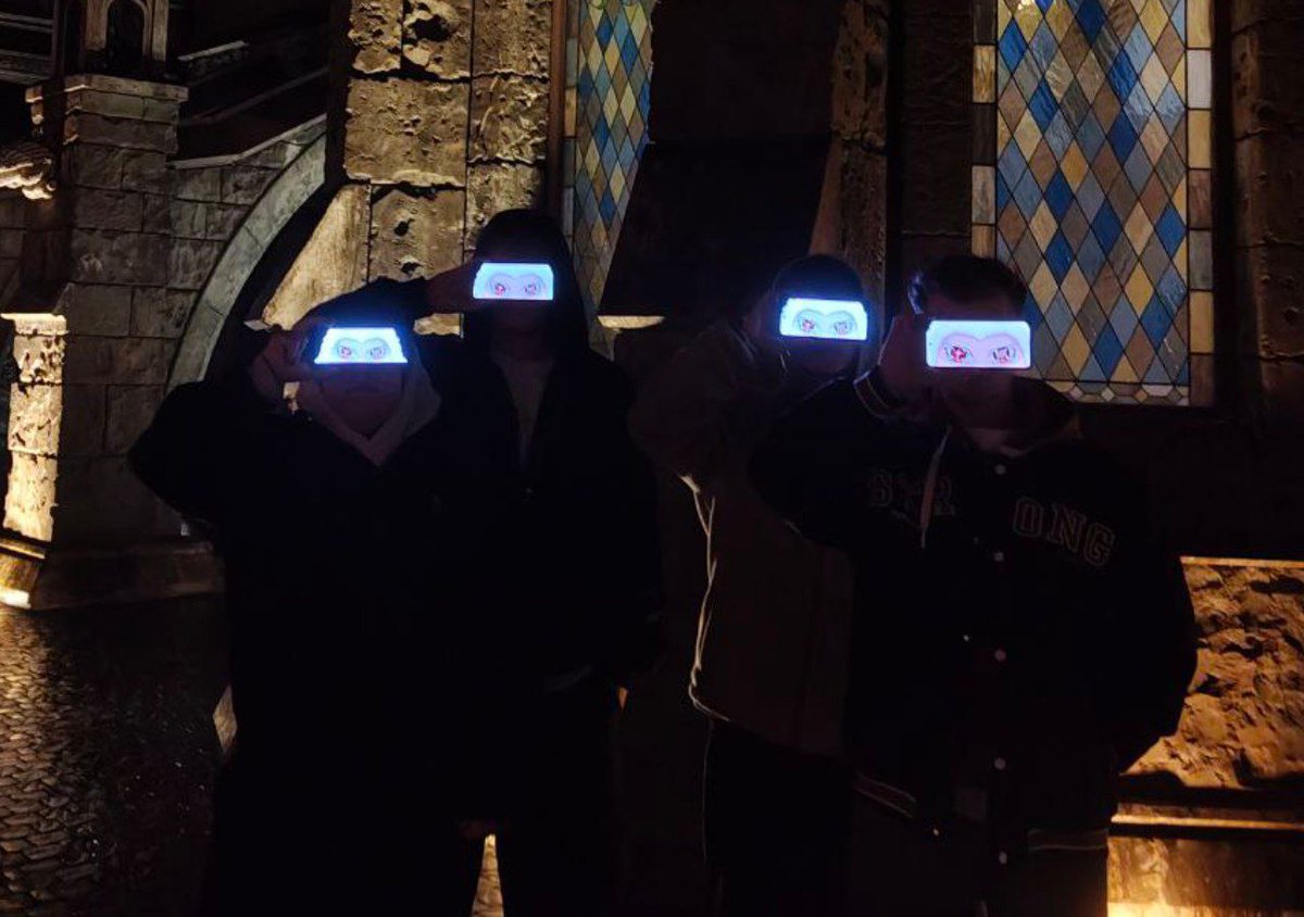 0xUnemployment's tweet image. gbulk guys🫰

today team up w my frens from @bulktrade and participate in challenge from @coolxinfluencer.

photo: me, @godofwaaar, @6mirra6, @sownjuinho and @7azelf7(photograph) 

hell in my eyes - always. 
bulk in my eyes - wonder. 

bulk coded.