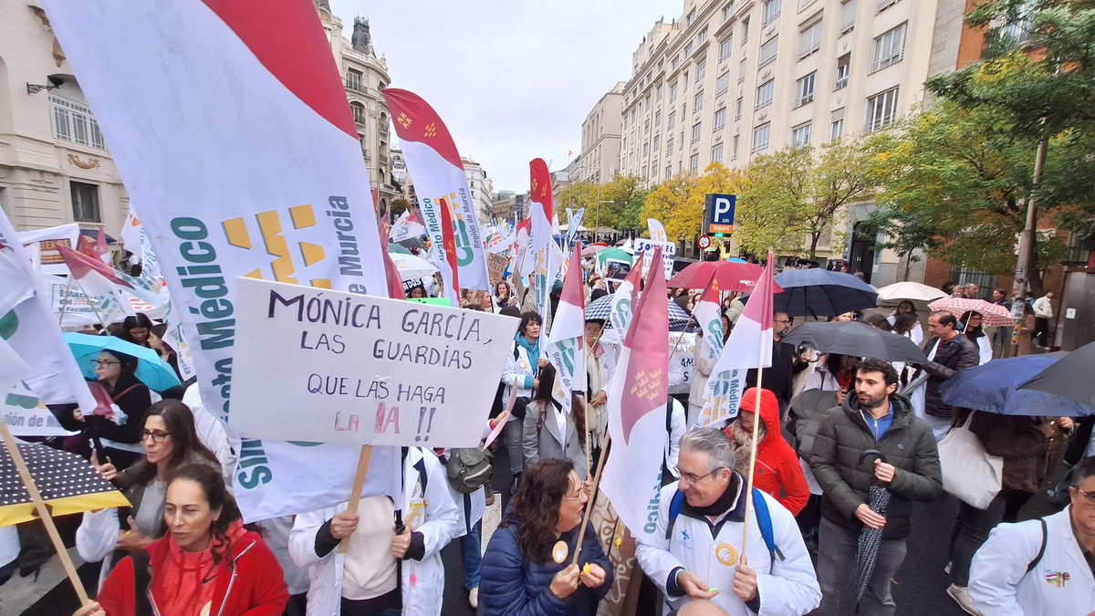 cesmclmcuenca's tweet image. 📸 Imágenes de la manifestación  15 de noviembre de 2025
#Madrid | CESM #CLM 
🥼🩺🥼
✅ ¡Por un #EstatutoPropio Ya!
🔹 Hoy,  hemos alzado la voz unidos en defensa de nuestra profesión. @cesm_sindicatos
@smandaluz #SESCAM 
💥 ¡Basta ya de excusas!
📢 #CarreraProfesionalSescamYA