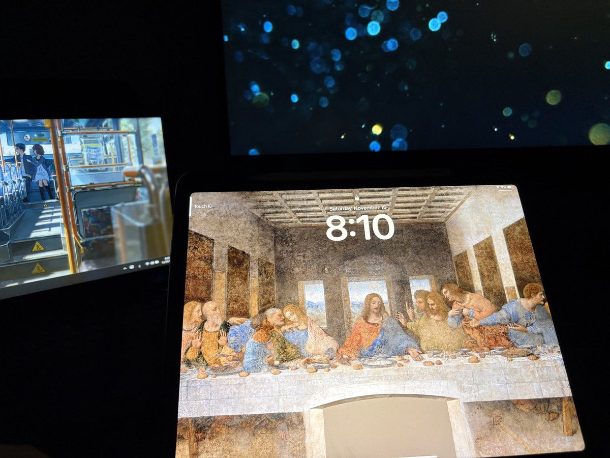 PYTHON01100100's tweet image. توني شاري الآيباد إير الجديد 😎
Just got the new iPad Air 😎
#SetupNight #TechVibes #LateNightSetup