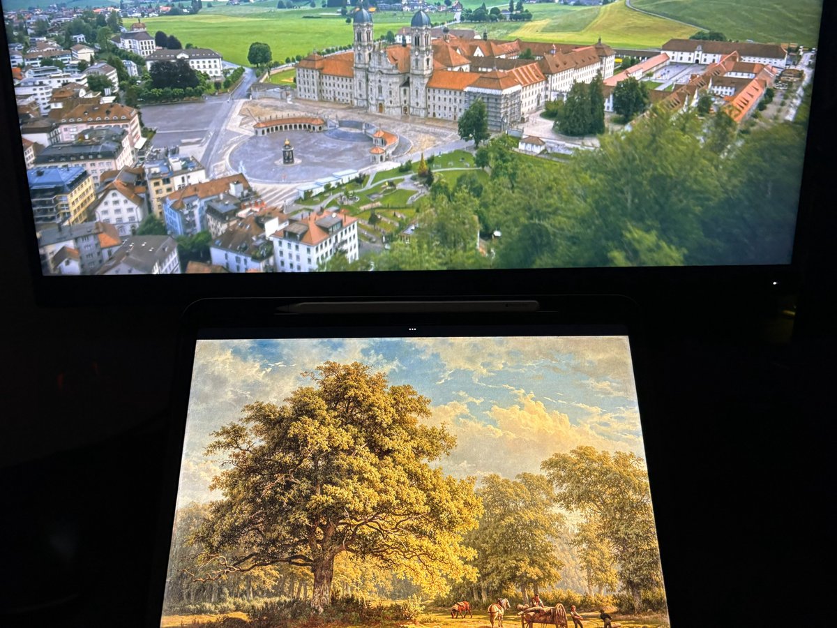 PYTHON01100100's tweet image. توني شاري الآيباد إير الجديد 😎
Just got the new iPad Air 😎
#SetupNight #TechVibes #LateNightSetup