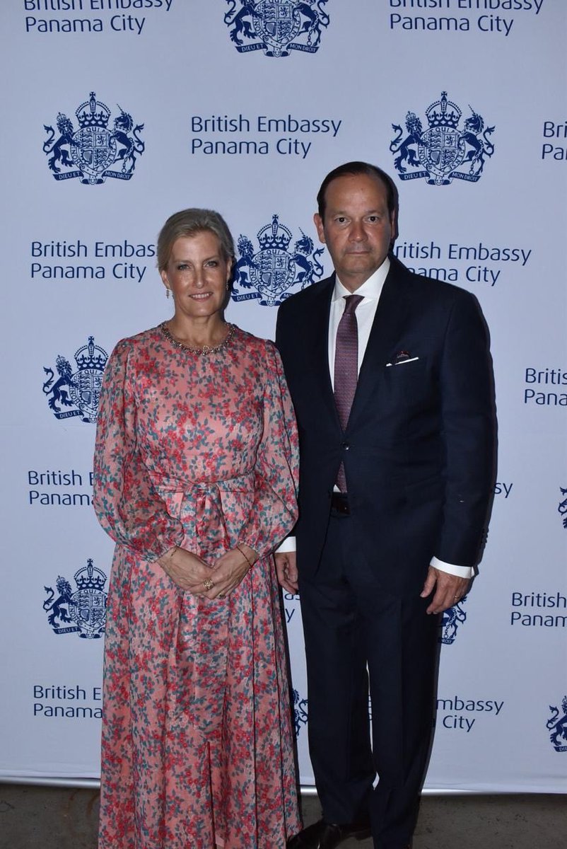 El ministro de Relaciones Exteriores <a href="/javierachapma/">Javier Martínez-Acha Vásquez</a> ofreció una cena en honor de la duquesa de Edimburgo, Sophie Helen Rhys-Jones, quien se encuentra en Panamá como parte de una gira que realiza en Centroamérica y Sudamérica.