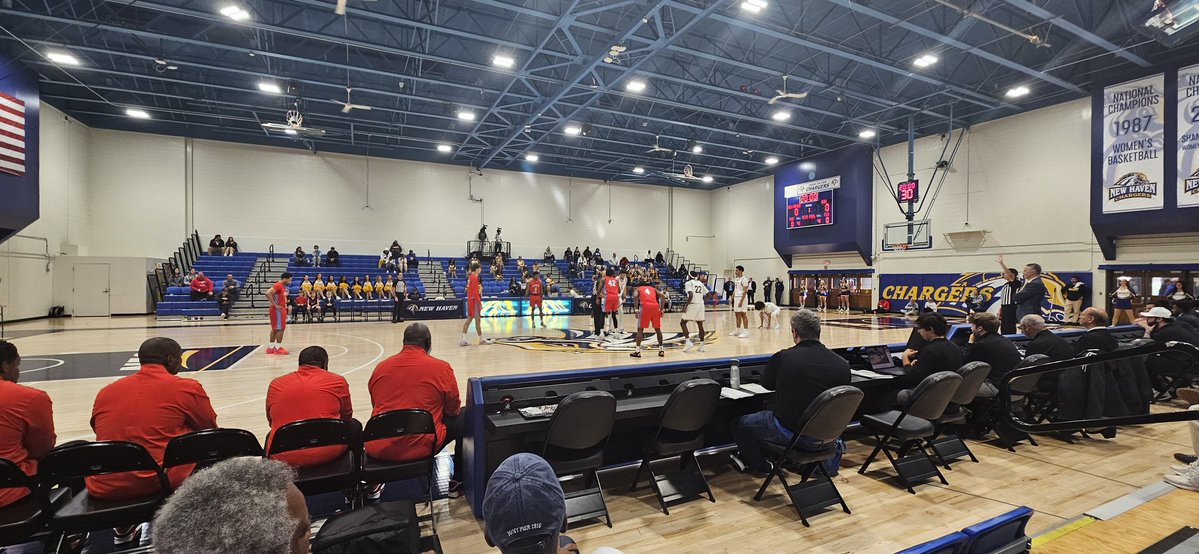 Second stop in the New Englad Tour: New Haven

Chargers vs Delaware State - Ranked Nos. 360 and 361 in KenPom

Some beautiful sickos committee-esque ball