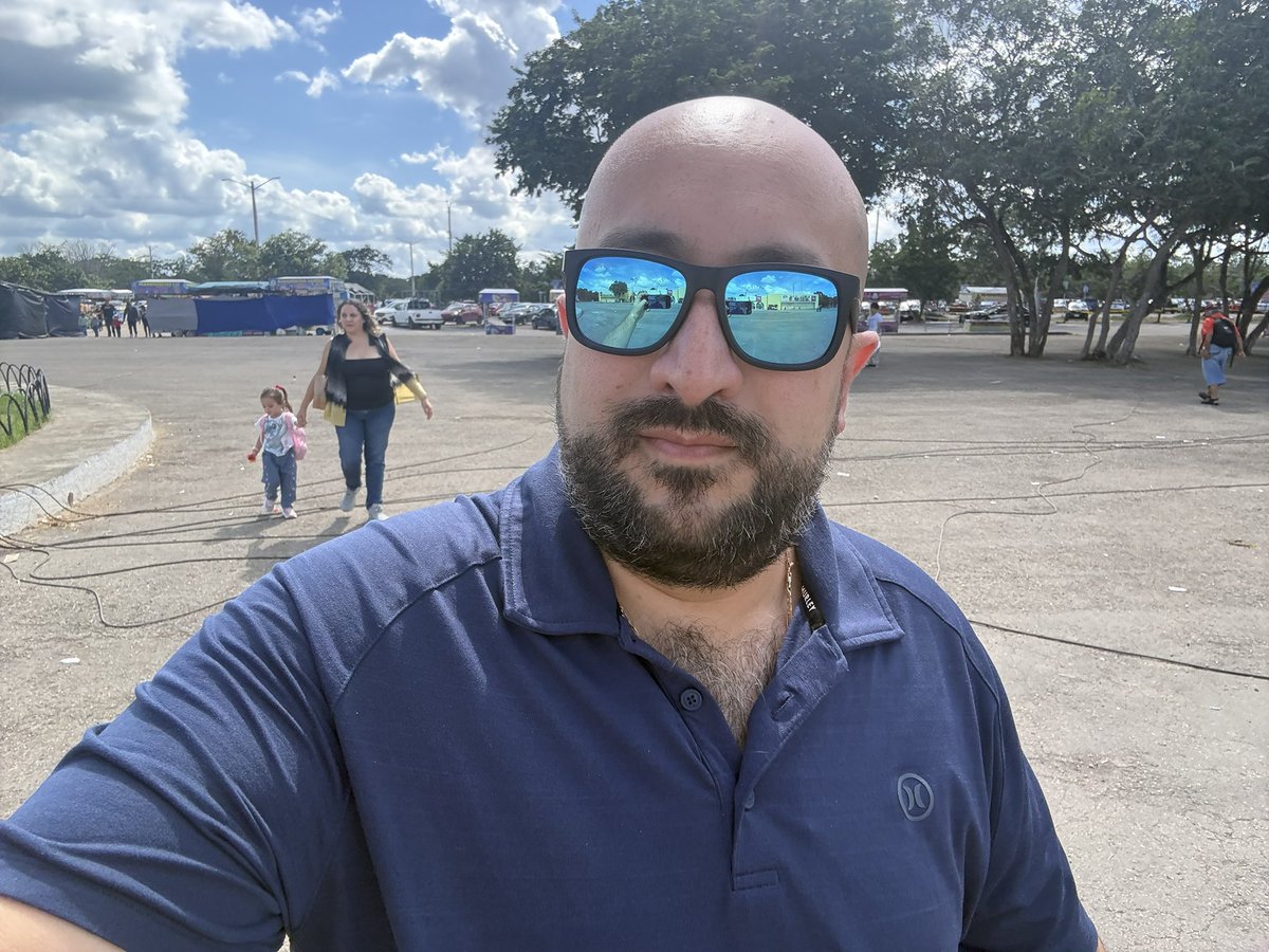 maumoreno tweet media