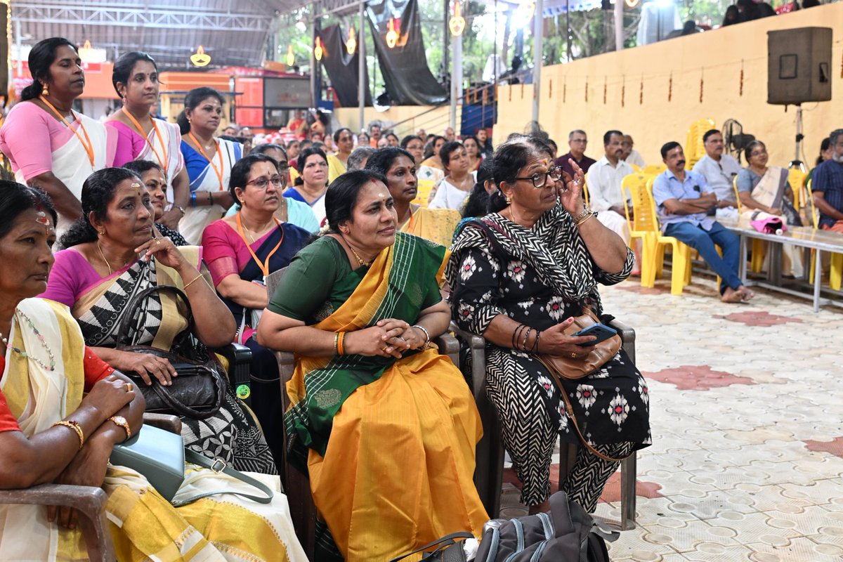 Advrsrajeev's tweet image. കേരളത്തിൽ ആദ്യമായി പുലിയൂർക്കോട് ശ്രീകൃഷ്ണ സ്വാമി ക്ഷേത്രത്തിൽ നടക്കുന്ന വാസുദേവയജ്ഞത്തിൽ ശ്രീ കുമ്മനം രാജേട്ടൻ പങ്കെടുത്തപ്പോൾ