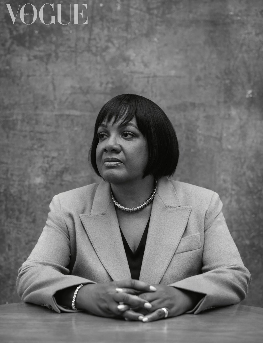 crashingoutside's tweet image. Why nobody told me she was in vogue. Taking them through there