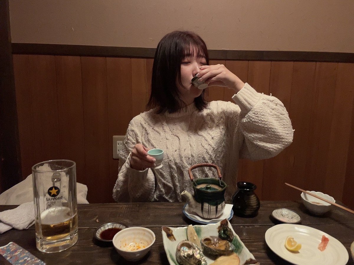 do_miki_npm's tweet image. 🀄芸術の秋🀄
和紙アート展行ってきました！
akariart.jp/about/
インナーの透け感まで凄い笑
これぞ芸術👩‍❤️‍👩

はじめて松茸の土瓶蒸しを食べたんですがめっっっちゃうまい🍄
日本酒に合いすぎる🍶

アワビの天婦羅とバター焼も食べて最高でした😍

これじゃ芸術の秋じゃなくて食欲の秋😢笑