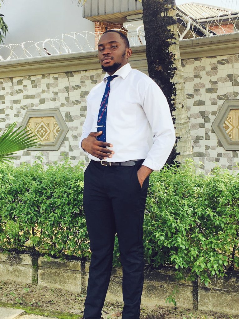 victorChinedu97's tweet image. I went from Mechanical Engineering to Frontend Developer…moved from fixing machines to fighting JavaScript bugs that behave like they have spiritual problems 😭😂
But hey I still make things work. 🔥
#frontendwebdeveloper
#WebDevelopment