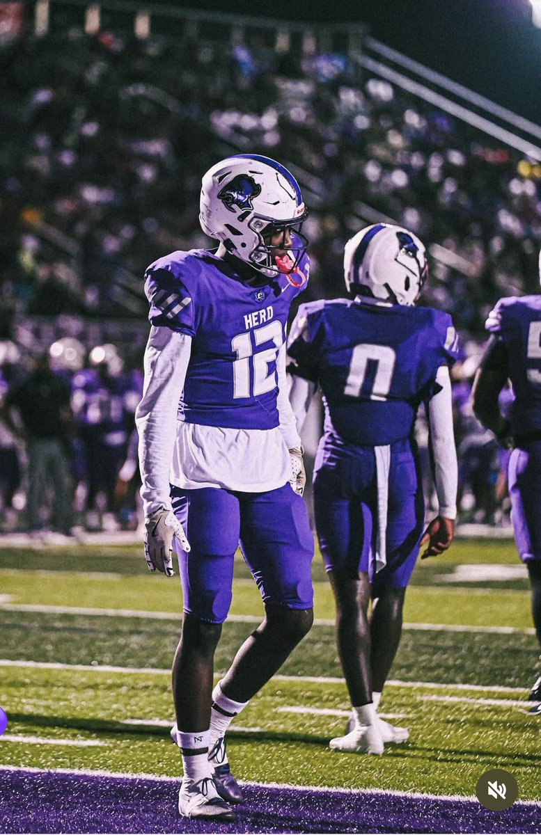 CJ2Sports2028's tweet photo. To the seniors, thanks everything especially the good times on the field. It’s been awesome playing with you guys. Now its your time to shine at the next level. Much love and respect to all of you! Back to lab! This offseason gon be personal! #12out https://t.co/0dPVoioNKg
