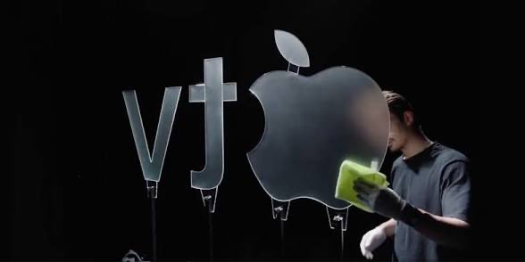 AmaliaVersaci's tweet image. .@Apple has made a big deal over the analog process used to make their new, Apple TV logo.

.@OpenAI launched their first major ad campaign, shot on 35mm film.

Ironic, don’t you think? #humanintelligence