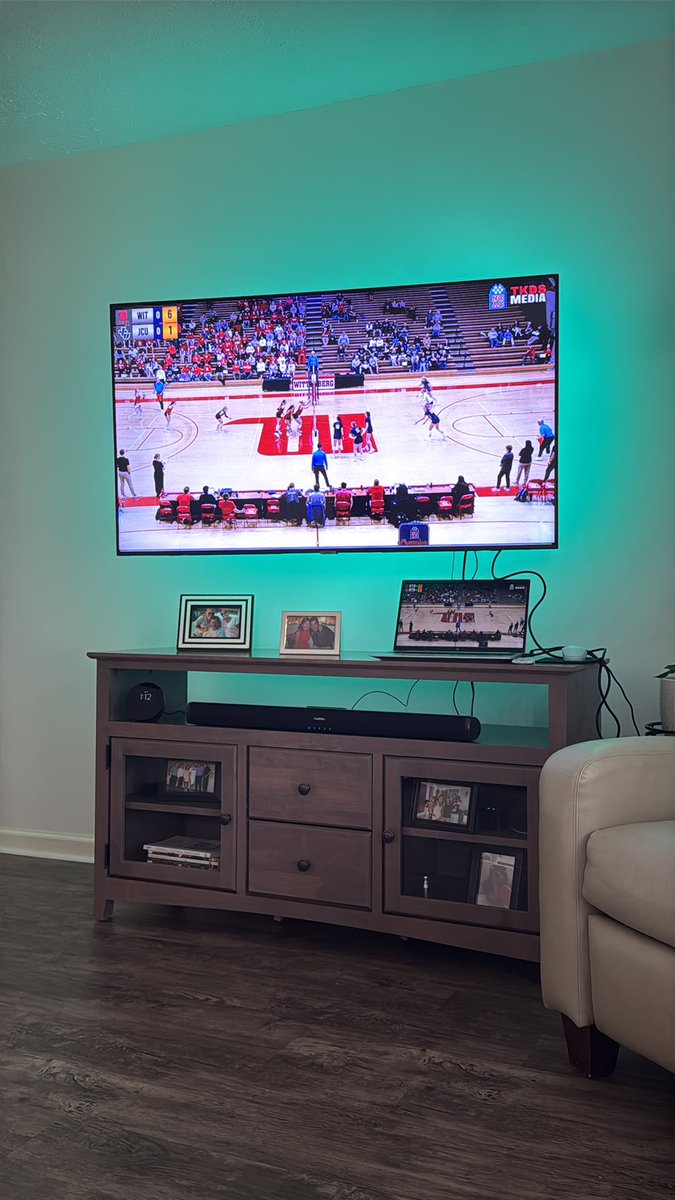 kaRob11's tweet image. Soccer Saturday switched to Volleyball Saturday. Let’s go @witt_wvb🙌🏼❤️ Bring it on home VB!