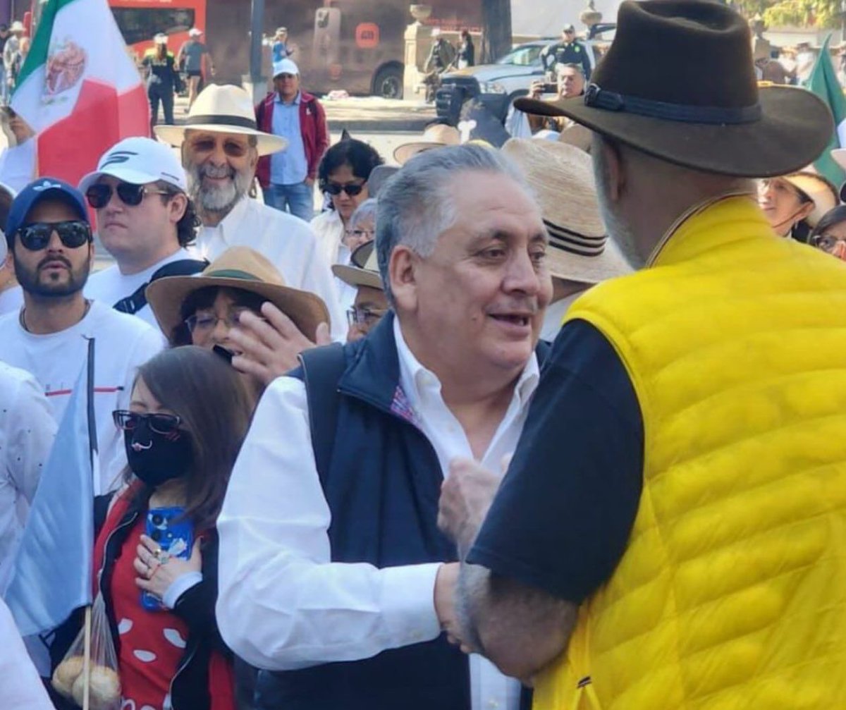 abrahamendieta's tweet photo. ¡Qué emoción, carajo! Los jóvenes están transformando este país. 😭 https://t.co/KLgNBLuqDU