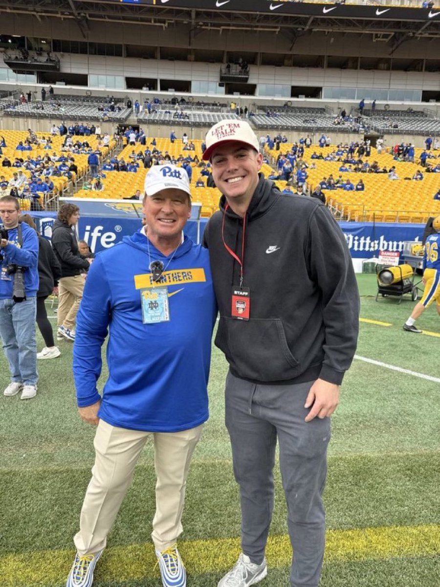 PickensBurgh's tweet image. Will Howard and future Steelers head coach Jon Gruden 

👀👀
