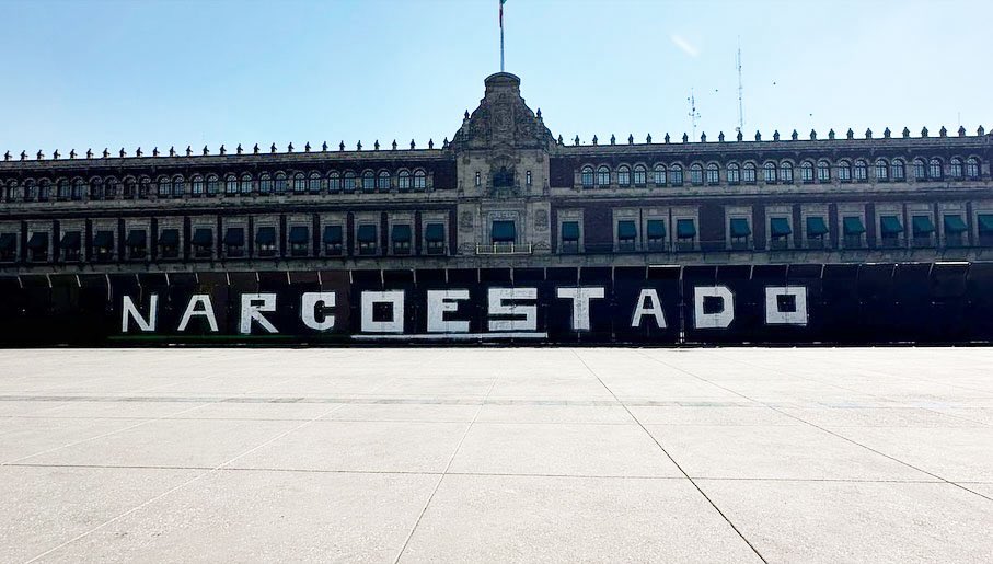 El mundo avanza en las ciencias, en la cultura, en la sociedad, y de nosotros los Mexicanos el mundo solo conoce crimen, narcotráfico, carteles, sangre,muerte, narcofosas, drogas, transas y corrupción.

FUERA MORENA! 

#LargateClaudia 
#MarchaNacional