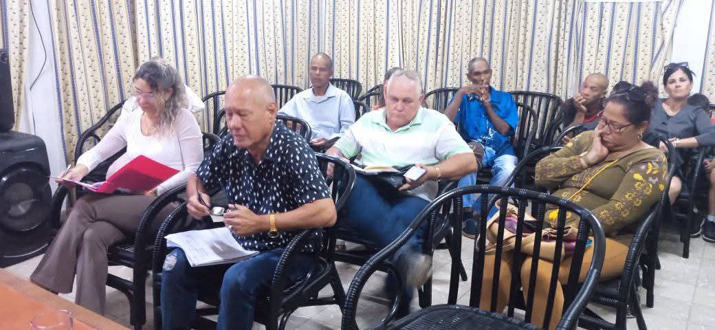 naisa_zulueta's tweet photo. Se realiza la reunión de estudio del programa de Gobierno para corregir distorsiones y reimpulsar la economía en la organización de base del PCC en la Empresa Adecor.
#MatancerosEnVictoria
#UnidosPorCuba
#ElCongresoDeTodos @PartidoPCC @mariofsabines https://t.co/kPc3tbuxWc
