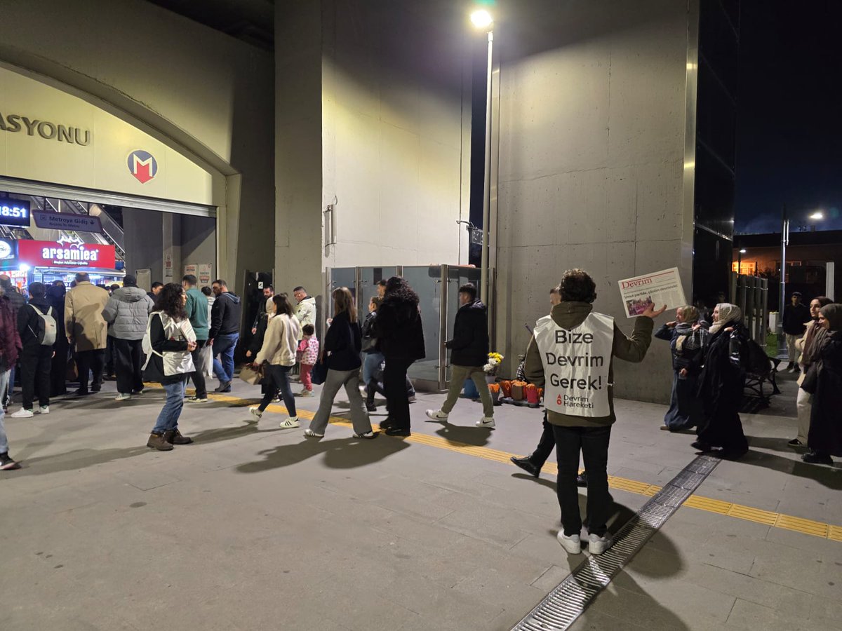 "Umut partide, çözüm devrimde!" manşetiyle çıkan Devrim Gazetesi'nin yeni sayısı ile Alibeyköy'deydik.

Gazetemize ulaşmak için sosyal medya hesaplarımız veya il temsilciliğimiz üzerinden bizimle iletişime geçebilirsiniz.