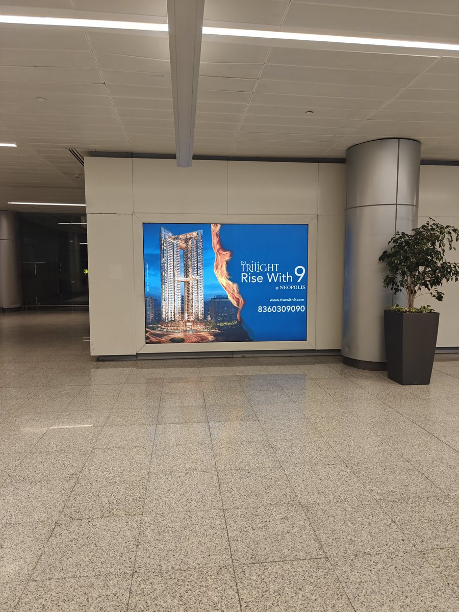 realhyderabad86's tweet image. Rise with 9 going with very aggressive airport marketing!

The project renders, location are stunning 

Double height ceiling for some flats is a good offering 

Not suitable for someone who is looking to have large open spaces