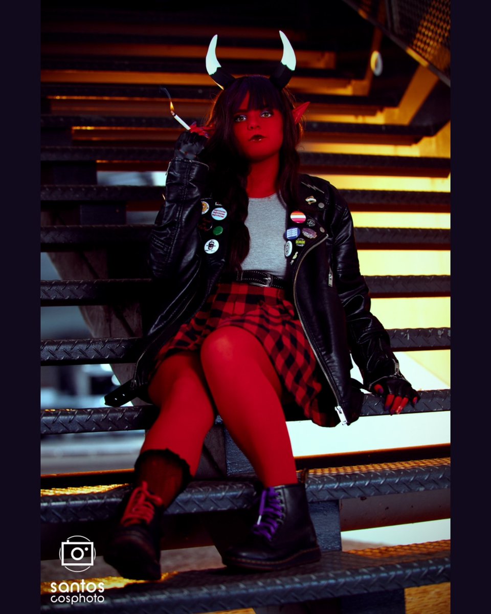 bagy_cos's tweet photo. “‘My cutting words to her are, ‘you picked the wrong team, gorgeous’.’ 

📸 : santoscosphoto 

#figfaeth #dimension20cosplay #fantasyhigh https://t.co/5CbKSXE8yY