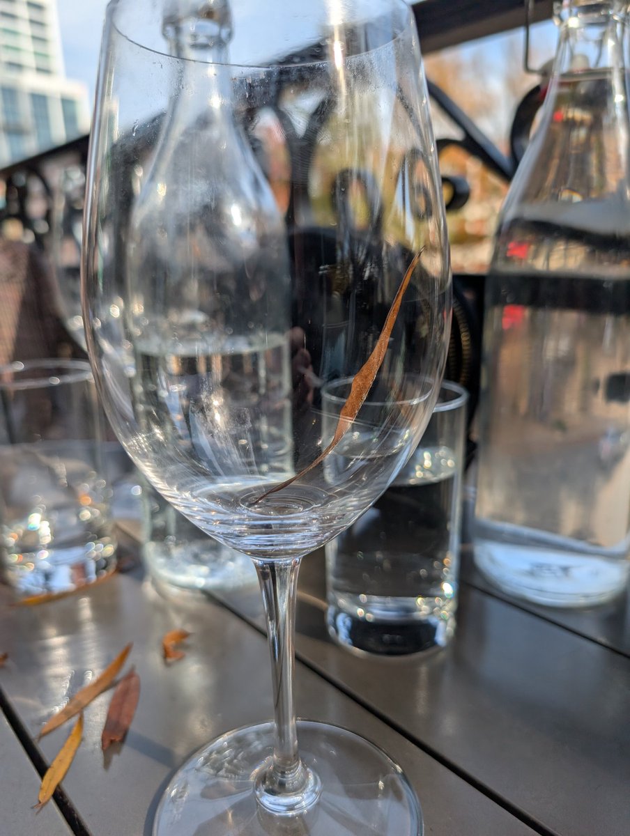 loveistheplot's tweet image. When you're dining al fresca, but it's also fall