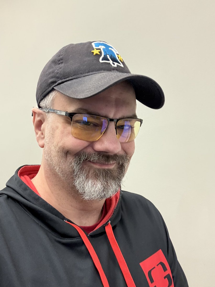 csharpfritz's tweet image. Getting some work done at the airport before I fly..  @GUNNAROptiks