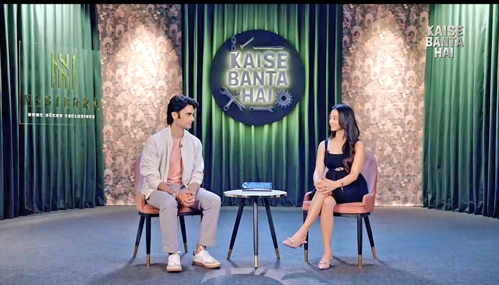 AshwiniMool's tweet image. 10 saal baad dono ko ek saath dekhna sapna lagta hain par ha ye pata tha ki saath to inko aana hi tha. ❤️❤️🧿✨

They are hosting the &quot;Kaise Banta Hain&quot; show on #JioHotstar 

#SwaSan #VaHe 
#WeWantVaHeBack 

@OfficialHelly7 #VarunKapoor