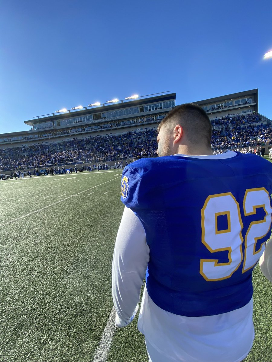 Williams3Brian's tweet image. Most surreal feeling! Happy senior day to the fellas! @GoJacksFB @Splitting_Hares