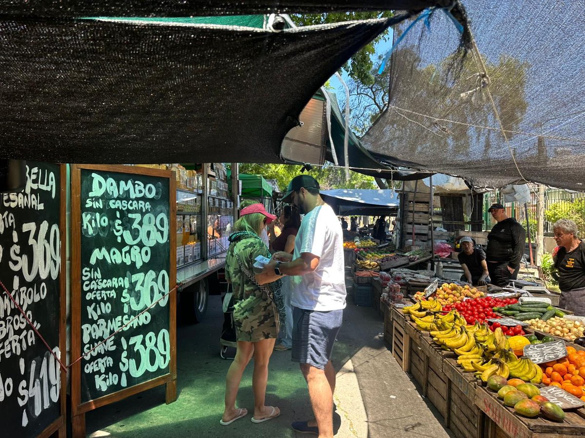 Junto a <a href="/ignacioubilla/">Ignacio Ubilla</a>, <a href="/Gabote_12/">Gabriel Silva Albertoni</a> y <a href="/emiglielma/">Emiliano Glielma</a> recorrimos la feria de Verdi y Haya de la Torre, para conversar con los vecinos y feriantes e invitarlos al plenario de la lista 404 con la presencia de <a href="/MartinLemaUy/">Martin Lema</a> , el lunes 17 de noviembre en el club de bochas “los 33”