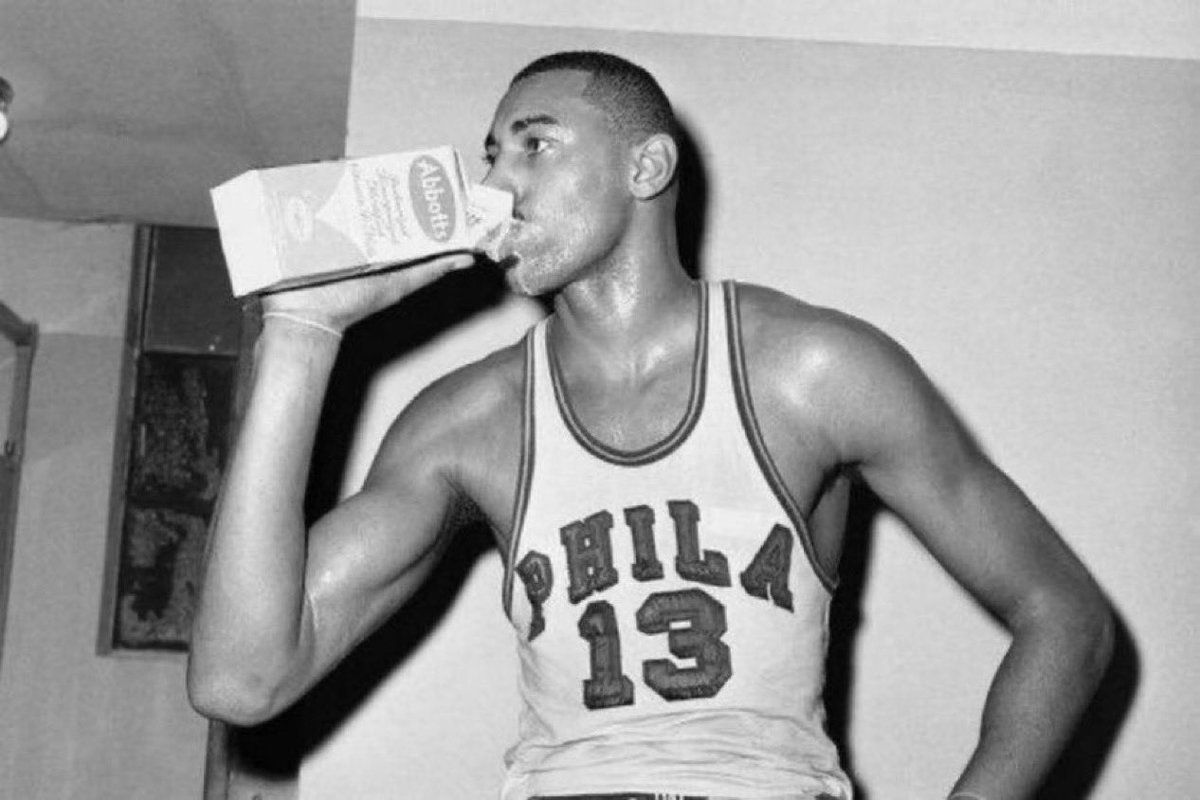 Super70sSports's tweet image. In 1962, Wilt Chamberlain missed eight minutes the entire goddamn SEASON and that was because he got ejected one time. He was so worn out by the workload he only averaged 50 points and 25 rebounds per game while fucking 33% of the people he met that year. Load management my ass.